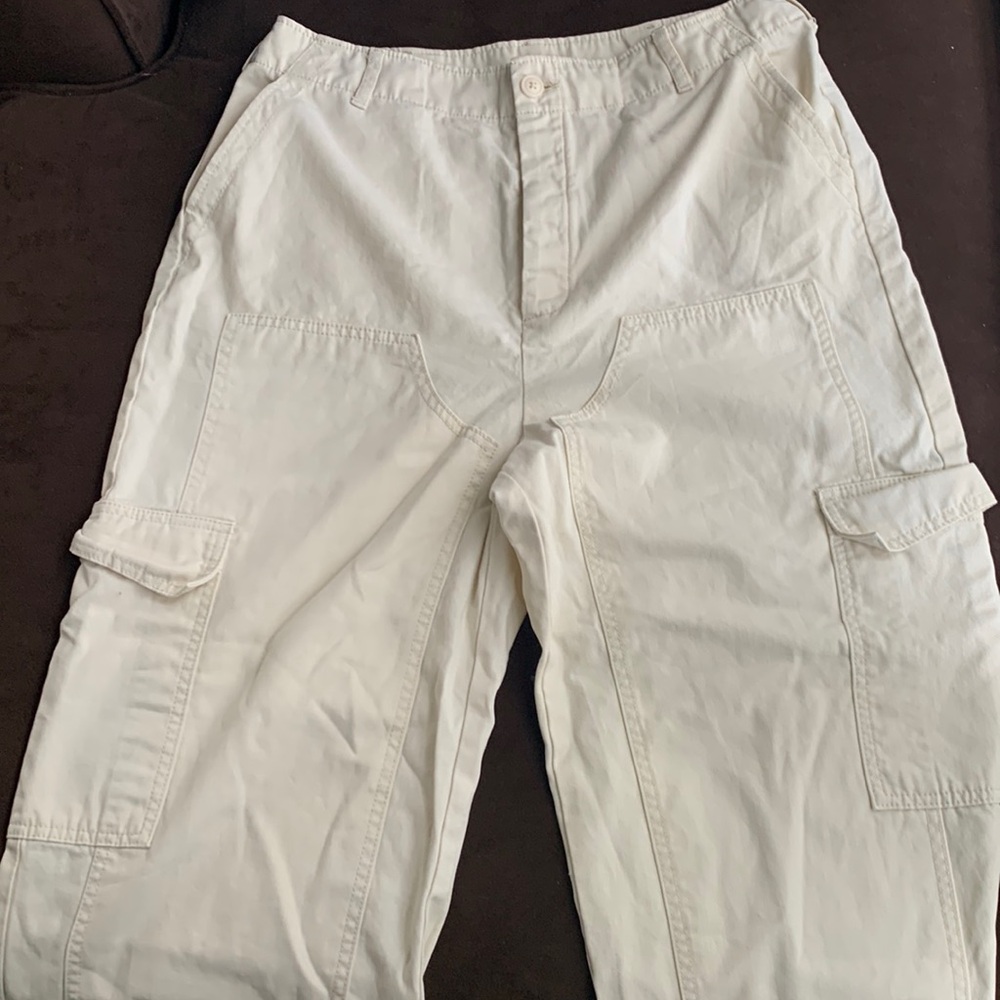 Universal threads Cream cargo pants (size 12)